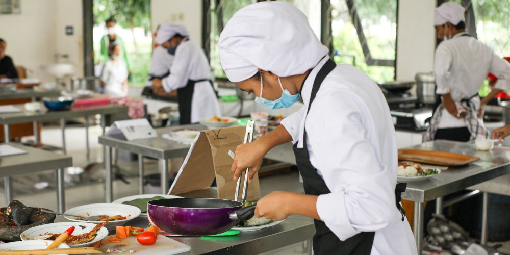 Certificate III in Commercial Cookery (Cooks)